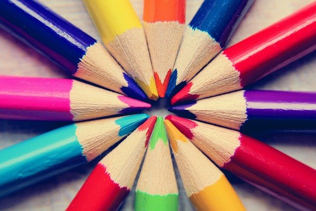 CRAYONS DE COULEURS